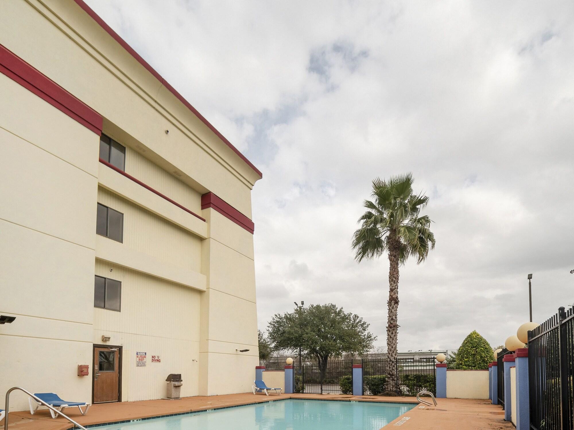 Hotel Oyo Townhouse Houston Airport North Exterior foto